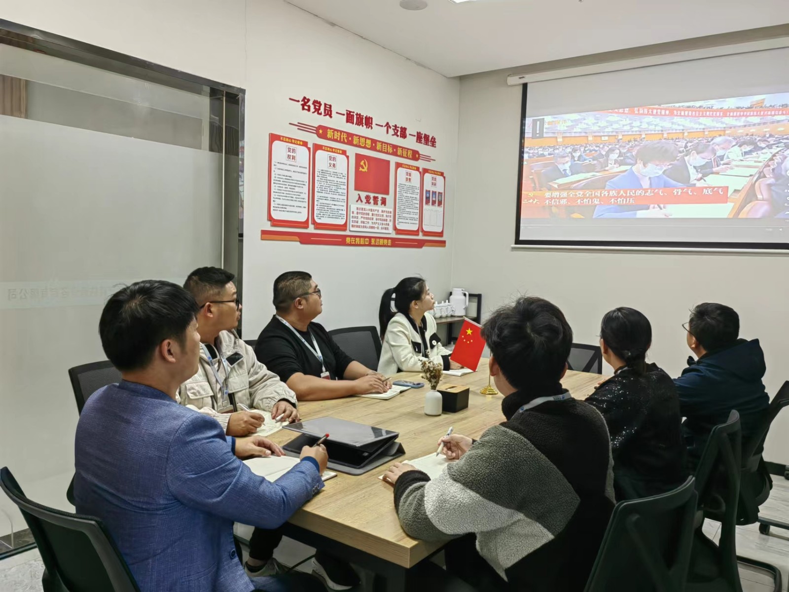 1666085847345402.jpg 9940811c1ec92b2f6c1b187d0599160.jpg